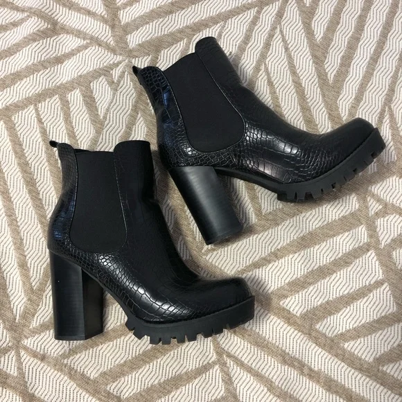 Soda Black Chunky Heeled Ankle Boots with crocodile/snake print - Picture 4 of 14